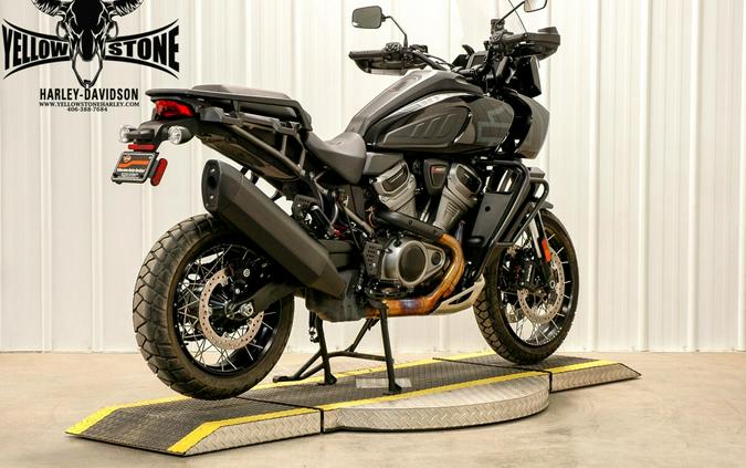 2021 Harley-Davidson Pan America™ 1250 Special Vivid Black