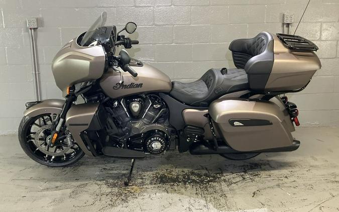 2025 Indian Motorcycle® Roadmaster® PowerPlus Dark Horse® Nara Bronze Smoke