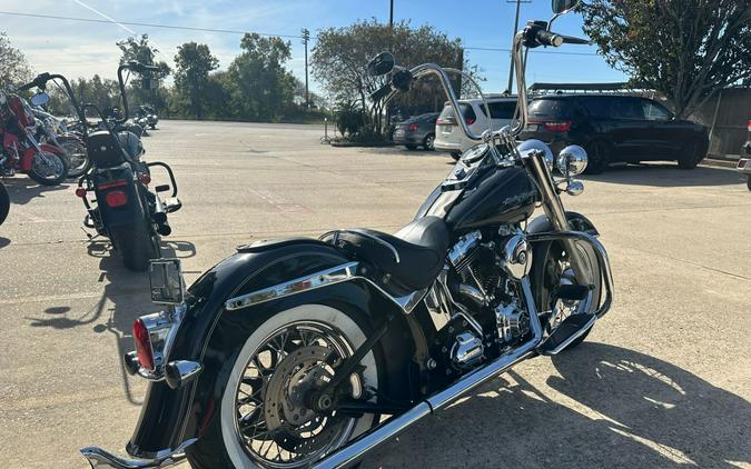2016 Harley-Davidson Softail® Deluxe