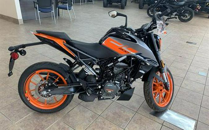 2023 KTM 200 Duke