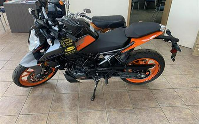 2023 KTM 200 Duke