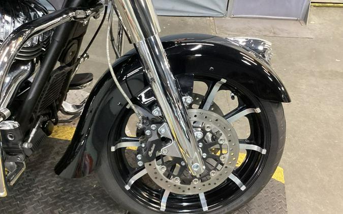 2023 Indian Chieftain Limited Black Metallic
