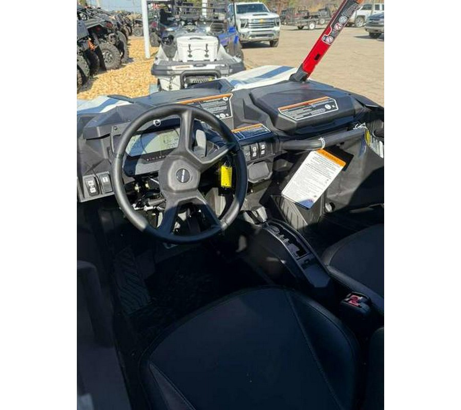 2026 Can-Am® Maverick Sport X rc 1000R