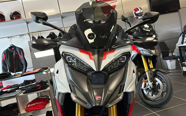 2025 Ducati Multistrada V4 RS