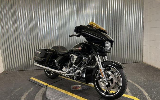 2025 Harley-Davidson Street Glide Vivid Black