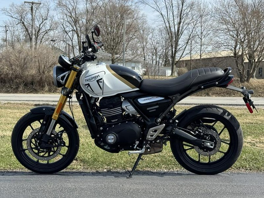 2026 Triumph Speed 400 Pearl Metallic White/Phantom Black
