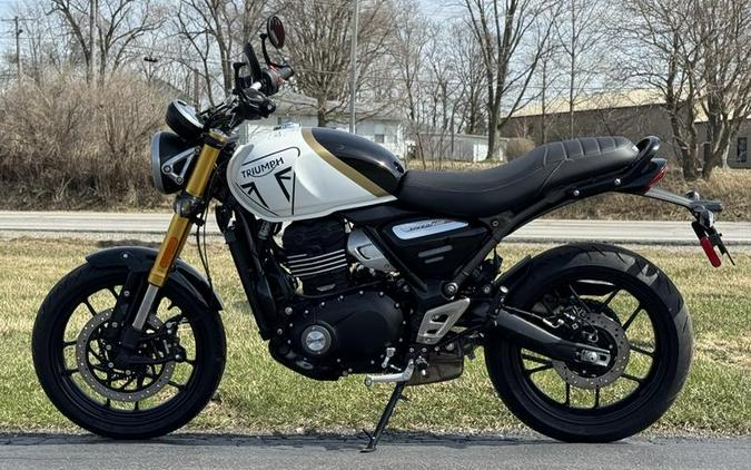 2026 Triumph Speed 400 Pearl Metallic White/Phantom Black