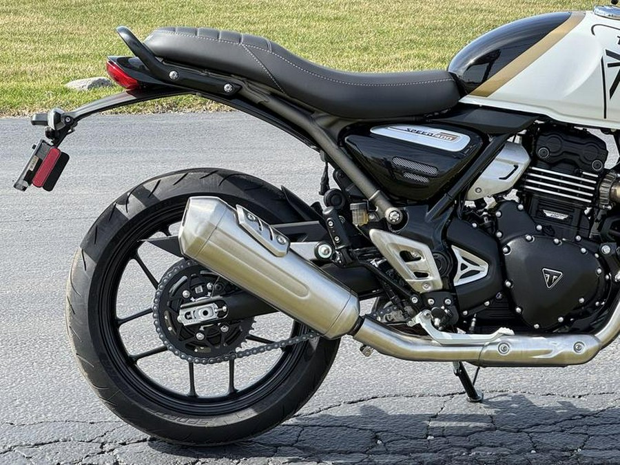 2026 Triumph Speed 400 Pearl Metallic White/Phantom Black