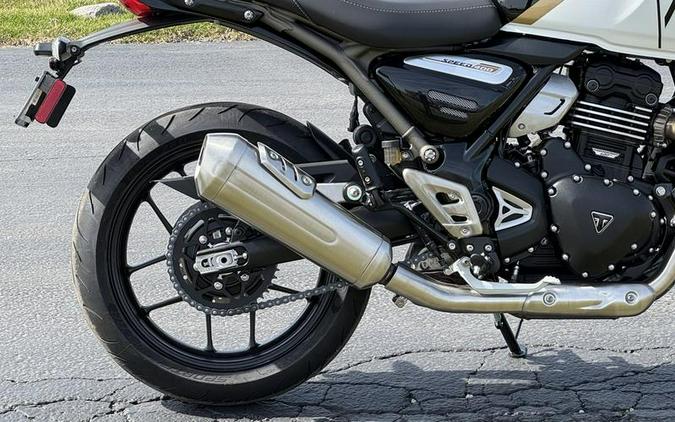 2026 Triumph Speed 400 Pearl Metallic White/Phantom Black