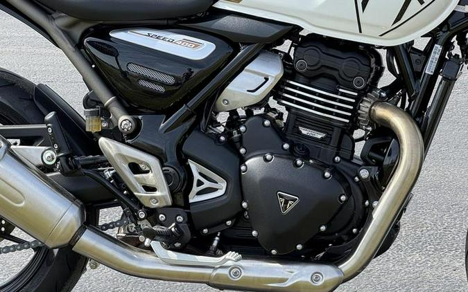 2026 Triumph Speed 400 Pearl Metallic White/Phantom Black