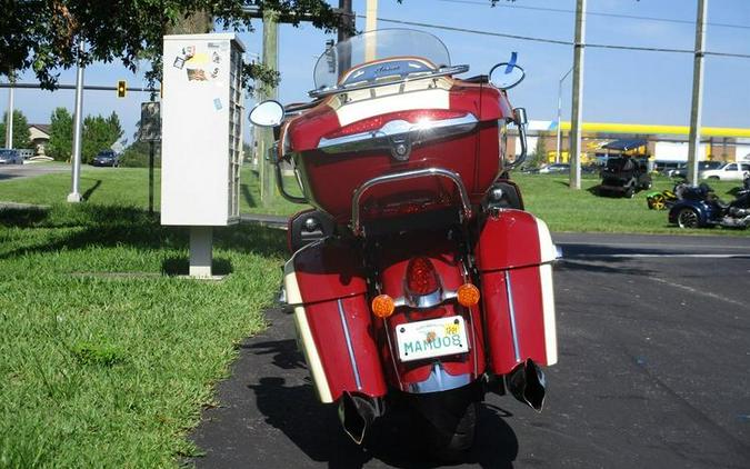 2016 Indian Motorcycle® Roadmaster® Thunder Black