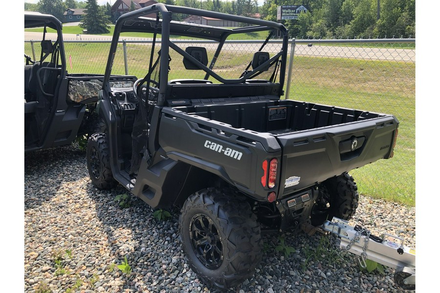 2024 Can-Am Defender DPS HD7