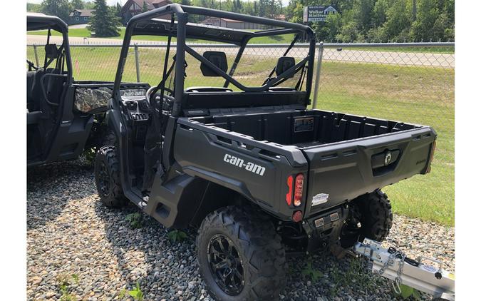 2024 Can-Am Defender DPS HD7