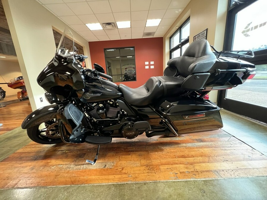 Used 2023 Harley-Davidson Ultra Limited Grand American Touring Motorcycle For Sale Near Memphis, TN