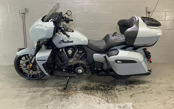 2025 Indian Motorcycle® Roadmaster® PowerPlus Dark Horse® w/PowerBand Storm Gray