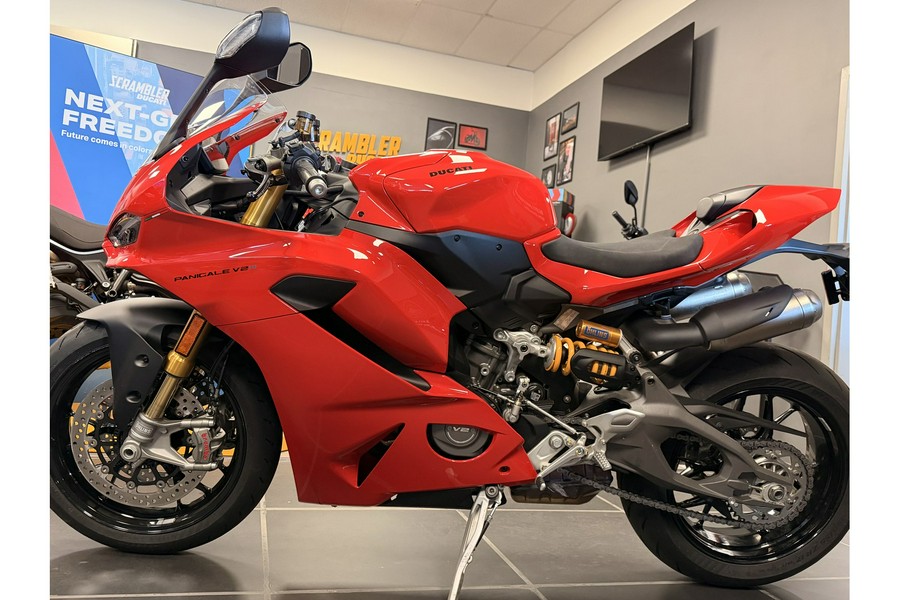 2025 Ducati Panigale V2 S
