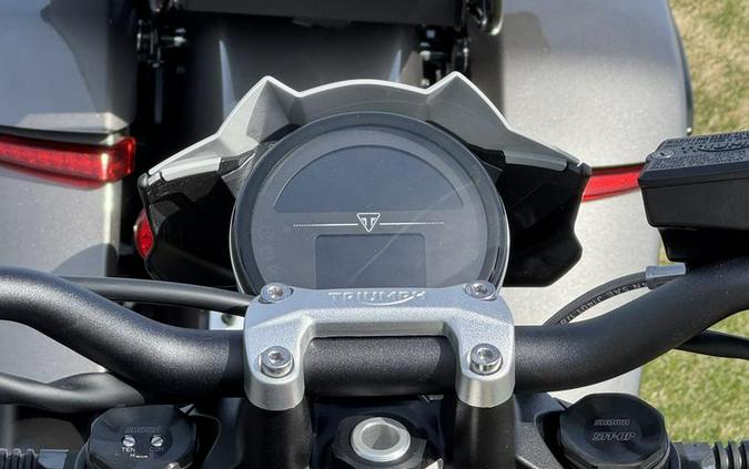 2026 Triumph Trident 800 Ash grey