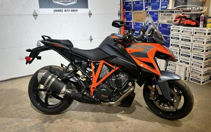 2023 KTM 1290 Super Duke GT