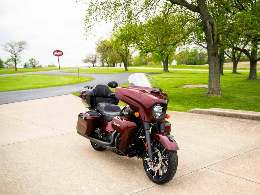 2024 Indian Motorcycle Roadmaster® Dark Horse® with PowerBand Audio Package