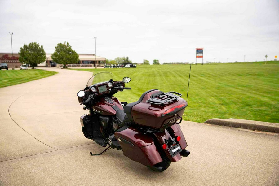 2024 Indian Motorcycle Roadmaster® Dark Horse® with PowerBand Audio Package