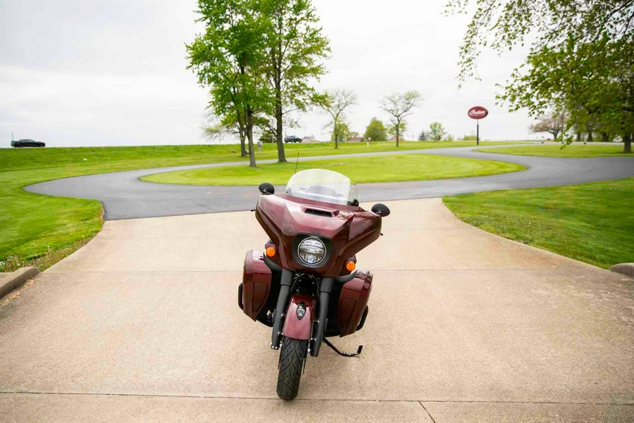 2024 Indian Motorcycle Roadmaster® Dark Horse® with PowerBand Audio Package