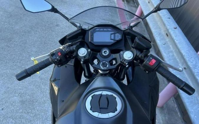 2026 Kawasaki Ninja® 500 ABS Metallic Flat Spark Black