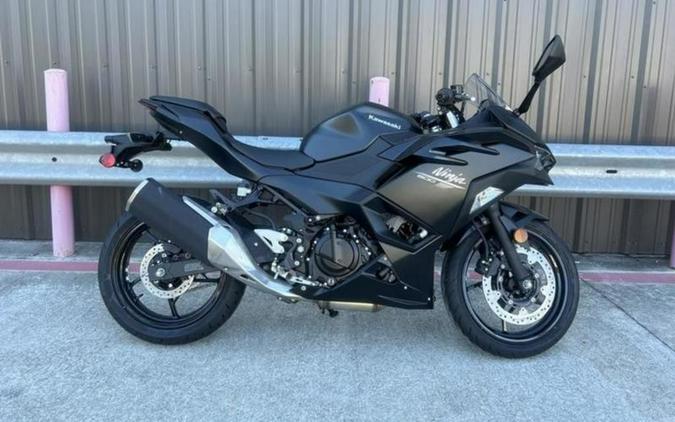 2026 Kawasaki Ninja® 500 ABS Metallic Flat Spark Black