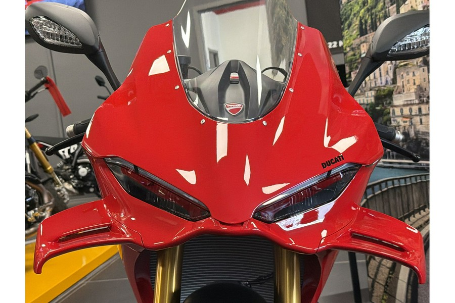 2025 Ducati Panigale V4 S