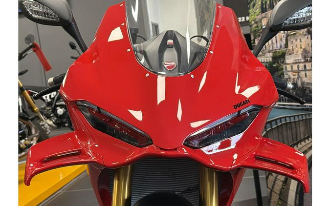 2025 Ducati Panigale V4 S