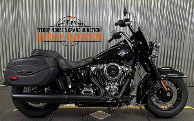 2025 Harley-Davidson Heritage Classic Vivid Black w/Laced Wheels