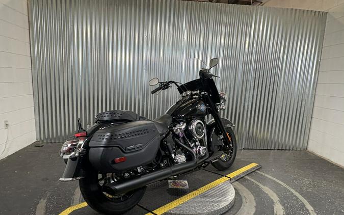 2025 Harley-Davidson Heritage Classic Vivid Black w/Laced Wheels
