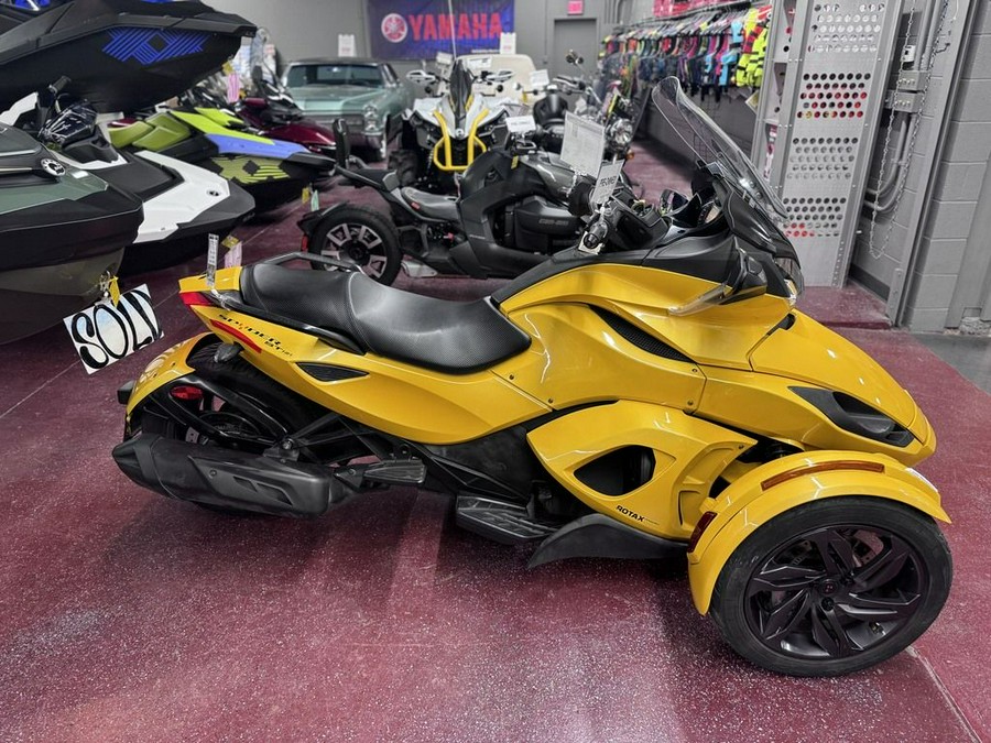 2013 Can-Am® Spyder® ST-S SE5