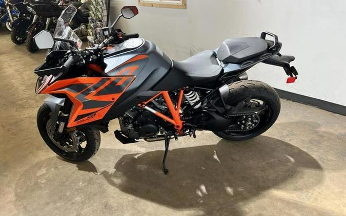 2023 KTM 1290 Super Duke GT