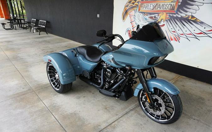 2024 Harley-Davidson Road Glide 3 Sharkskin Blue - Black Finish