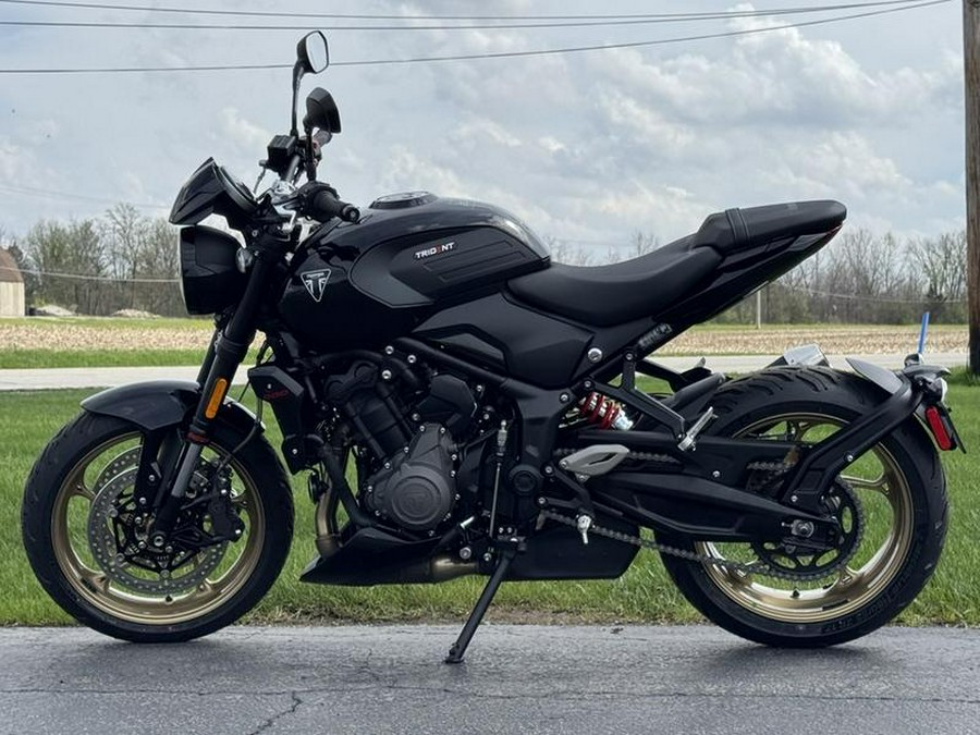 2026 Triumph Trident 800 Jet black
