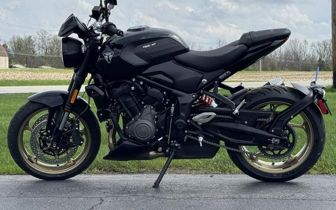 2026 Triumph Trident 800 Jet black
