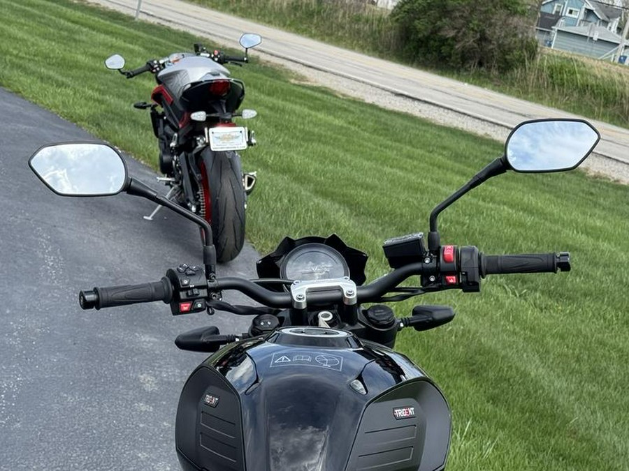 2026 Triumph Trident 800 Jet black