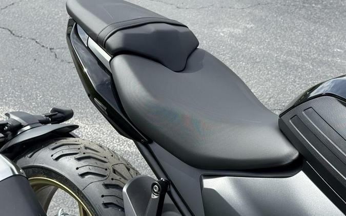 2026 Triumph Trident 800 Jet black
