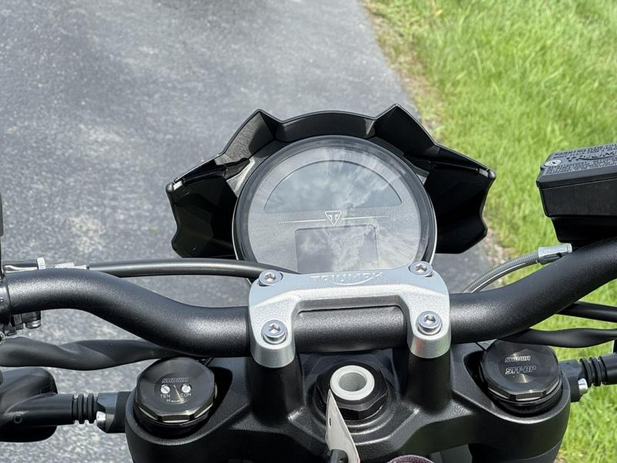 2026 Triumph Trident 800 Jet black