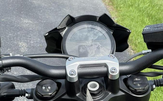 2026 Triumph Trident 800 Jet black