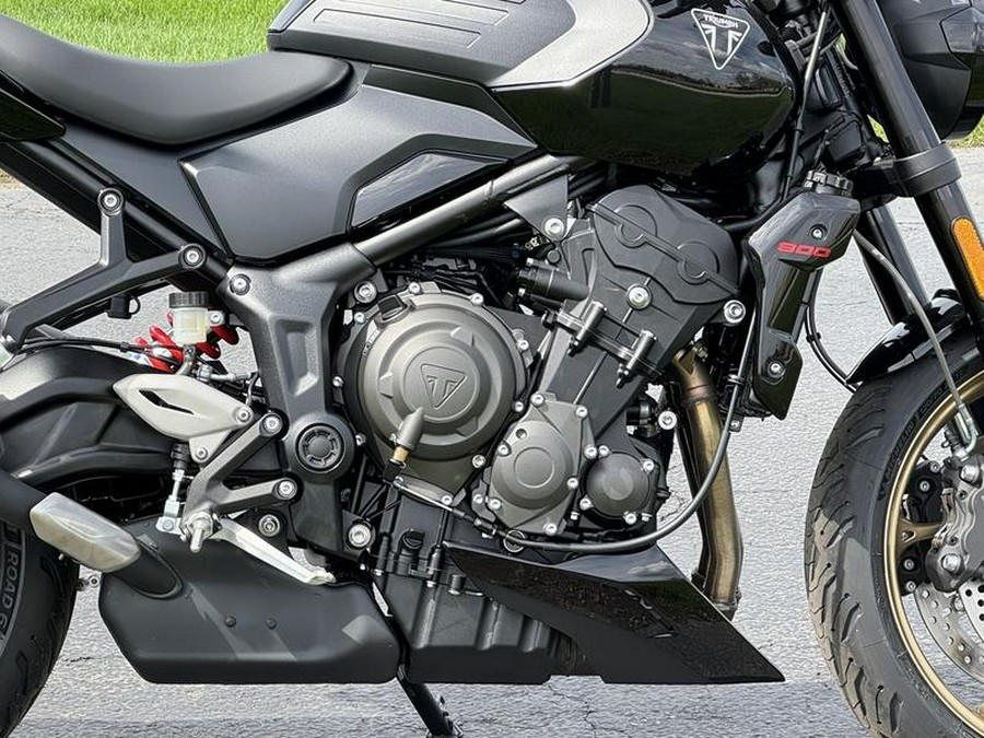 2026 Triumph Trident 800 Jet black