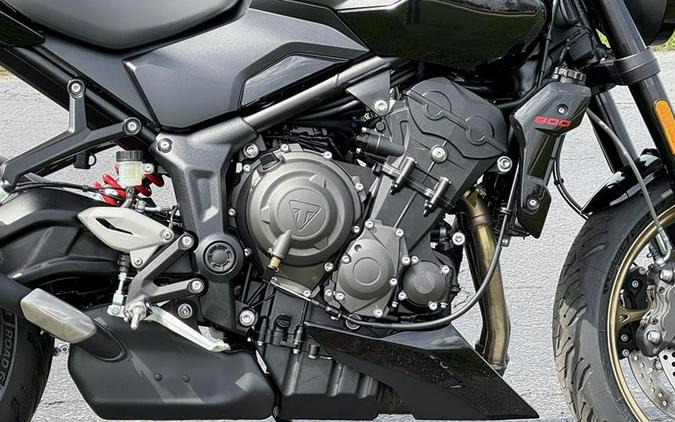 2026 Triumph Trident 800 Jet black