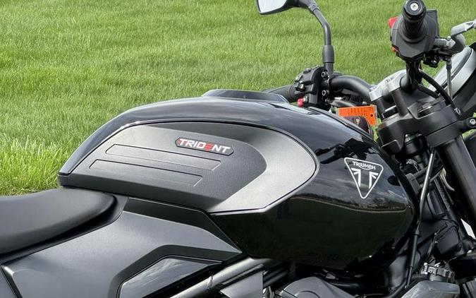 2026 Triumph Trident 800 Jet black