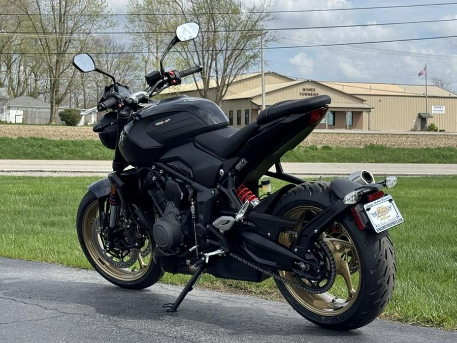 2026 Triumph Trident 800 Jet black