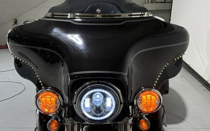 2011 Harley-Davidson® Tri Glide™ Ultra Classic® Vivid Black