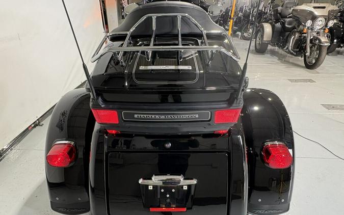 2011 Harley-Davidson® Tri Glide™ Ultra Classic® Vivid Black