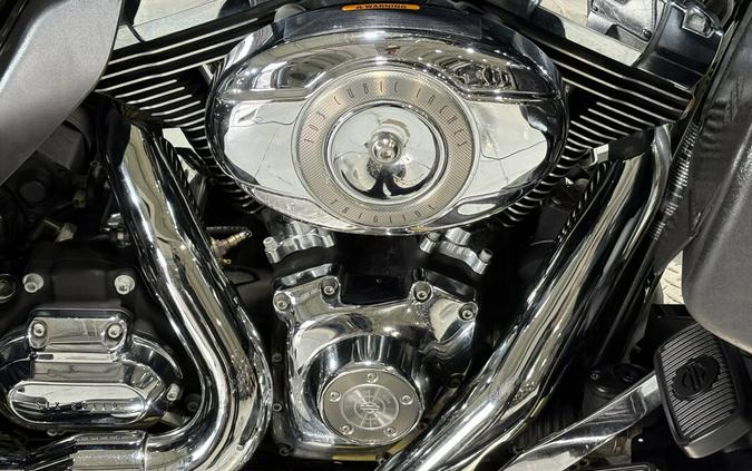 2011 Harley-Davidson® Tri Glide™ Ultra Classic® Vivid Black
