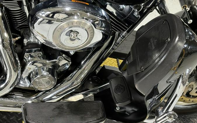 2011 Harley-Davidson® Tri Glide™ Ultra Classic® Vivid Black
