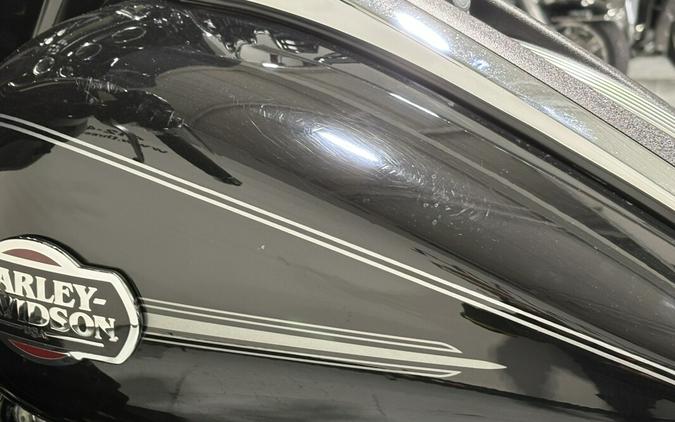 2011 Harley-Davidson® Tri Glide™ Ultra Classic® Vivid Black