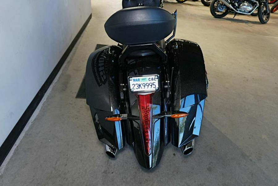 2016 Victory Motorcycles® Magnum® Black Crystal over Super Steel Gray